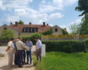 Primăria orașului Bocșa efectuează lucrări privind sistematizarea parcărilor rutiere din oraș