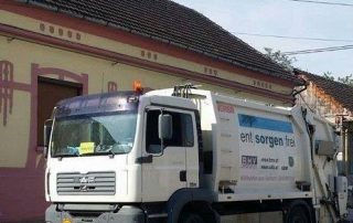A fost achiziționată o autoutilitară de gunoi, în vederea unei mai bune desfășurări a activității de ridicare a deșeurilor din oraș